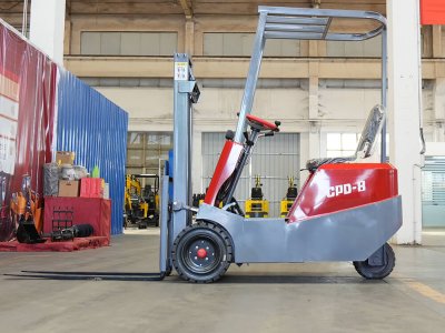 Трехколесный электрический вилочный погрузчик